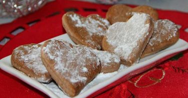 Biscuits au cannelle simple et parfaits pour Noël