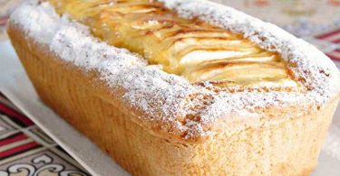 Cake moelleux aux pommes parfumé à la vanille