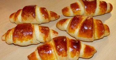 Croissant au beurre en 10 minutes (pâte)