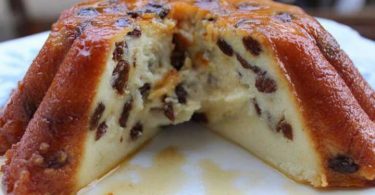 Gâteau à La Semoule & Raisins Secs