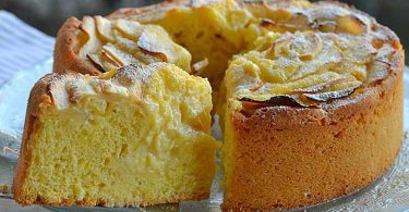 Gâteau aux pommes à la crème anglaise et au mascarpone