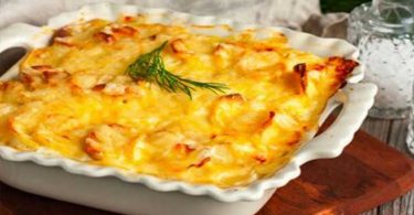 Gratin de pommes de terre au saumon et à la béchamel