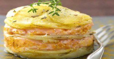 Millefeuille de pommes de terre au saumon