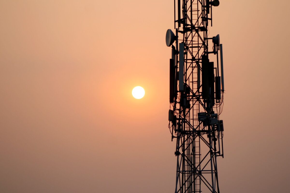 Réseaux mobiles privés 5G : usages industriels critiques, latence, fiabilité et déploiement